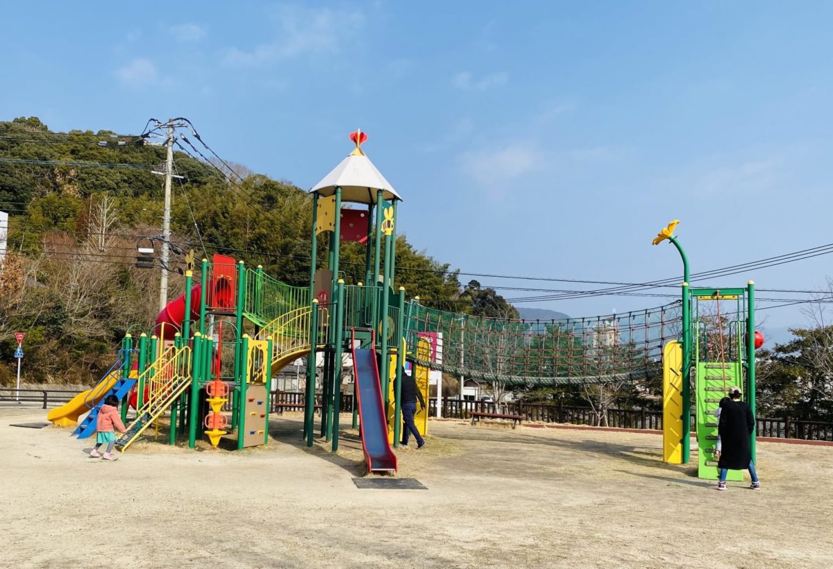 武雄競輪場公園の大型複合遊具