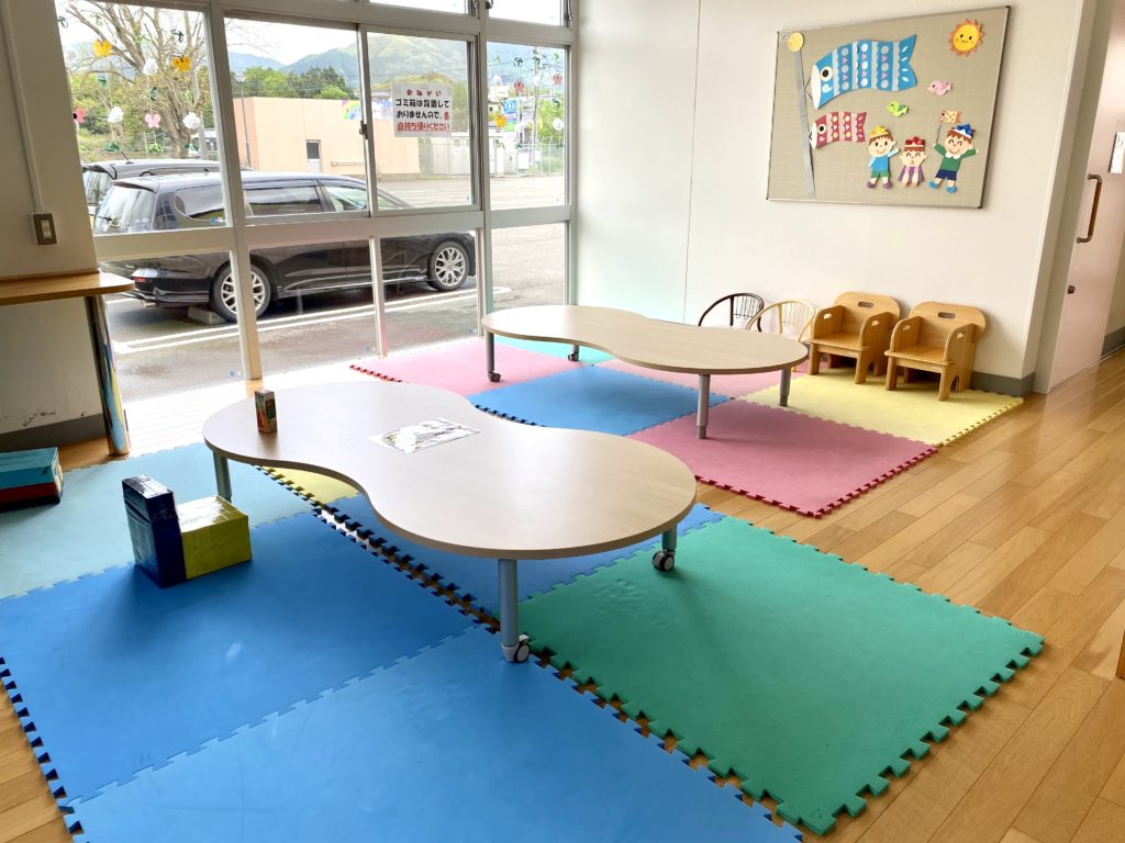 児童センターあじさいの飲食スペース