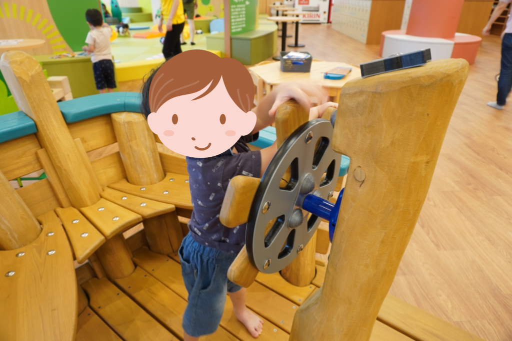 モーヴィからつの木製ボート